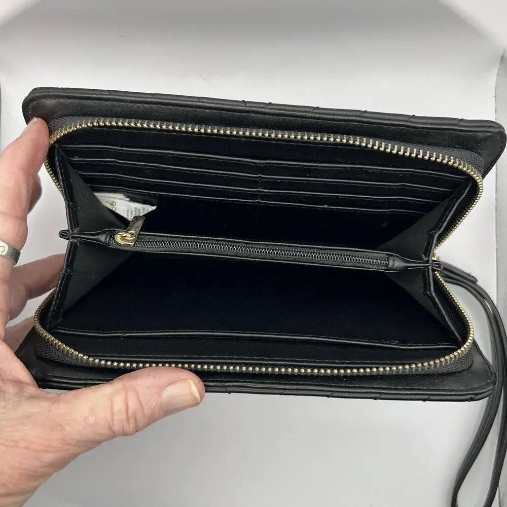Aldo Alirwen Black Clutch Purse Zipper Closure Very Nice 8 x 4 1/2